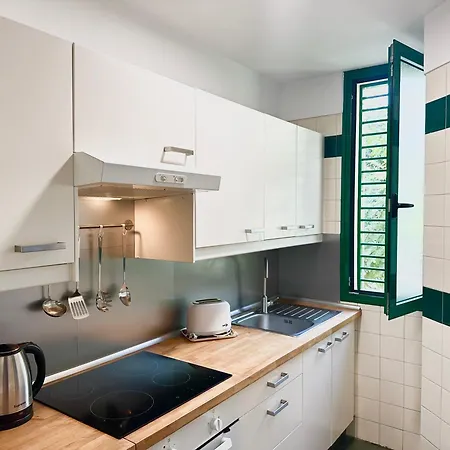 1the Location - Americas & Parking Daire *