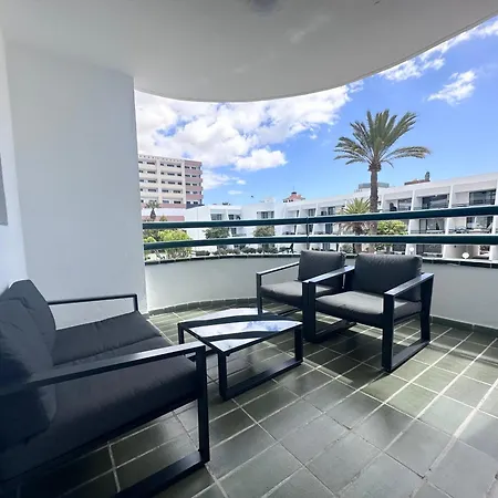 1the Location - Americas & Parking *